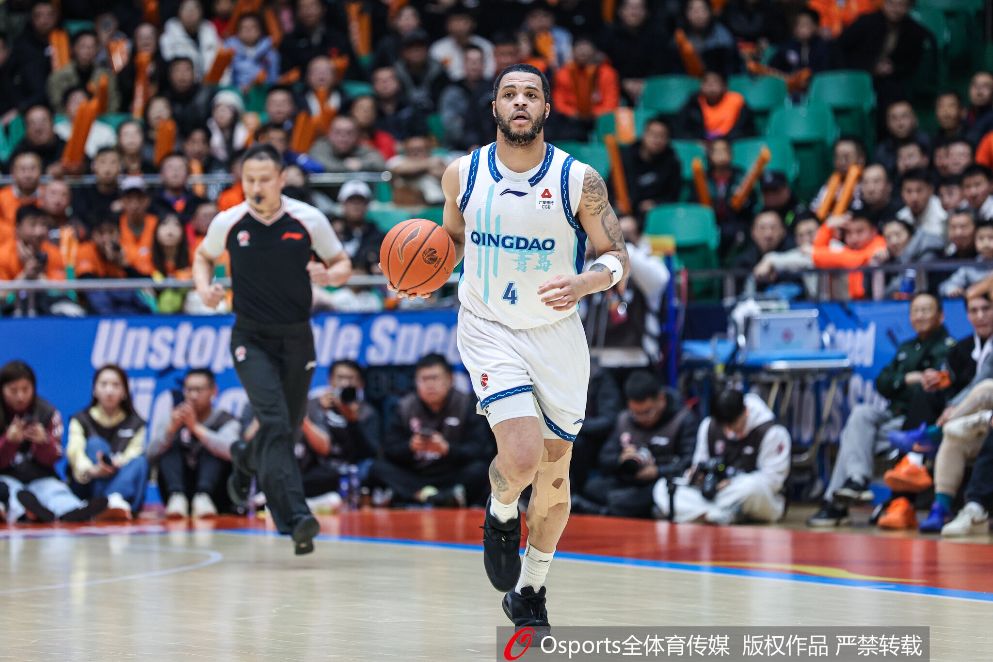 乐鱼体育平台-最近外援闹事有点多？刘维伟怒批韦瑟斯庞 洛夫顿与卢伟对喷